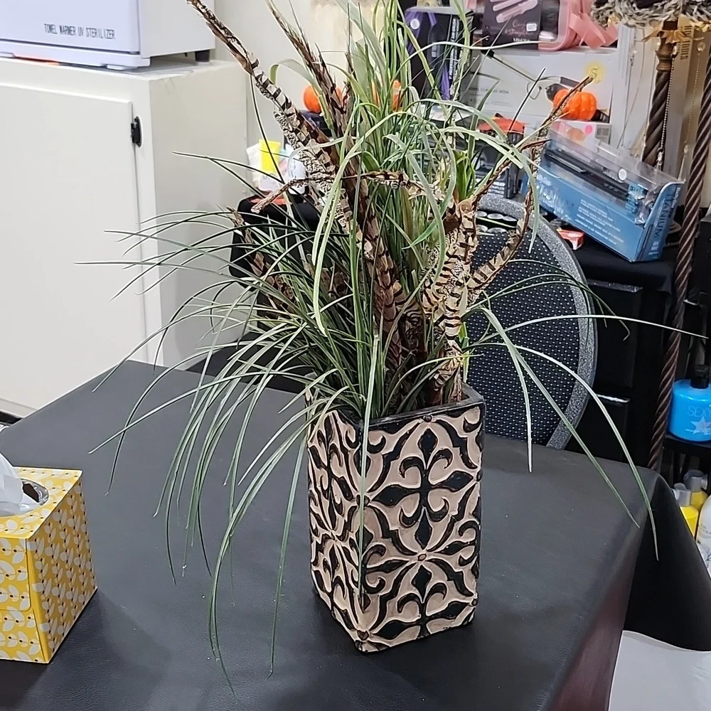 CERAMIC DECORATIVE VASE with GRASS and FEATHER ARRANGEMENT